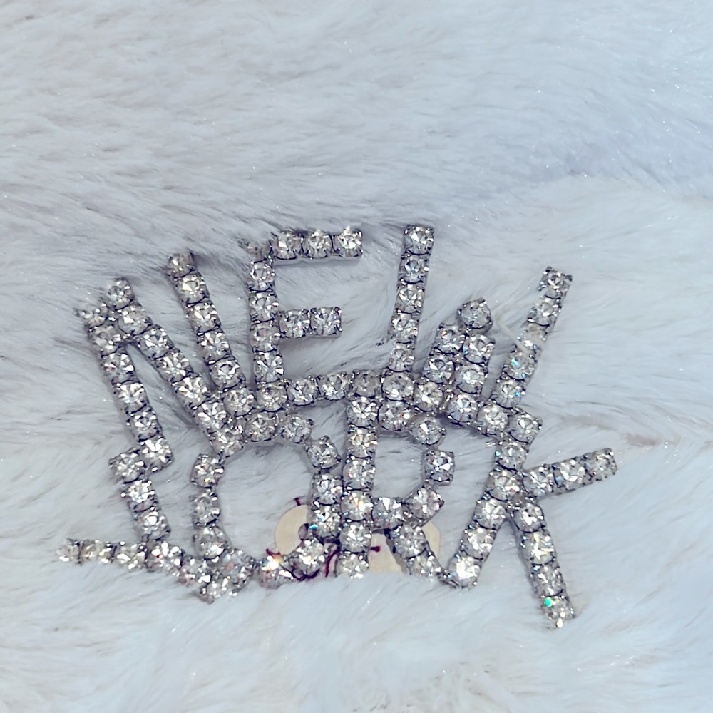 Vintage Rhinestone New York Sparkling Brooch New